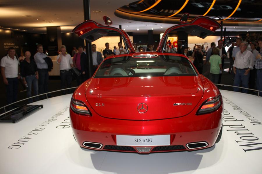  Mercedes-Benz SLS AMG 2010 года  (фото 82 из 526)
